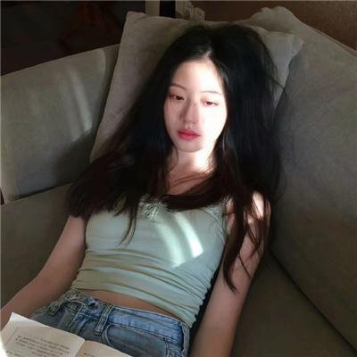 送报女孩